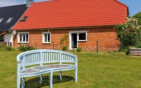 Snug Holiday Home in Divitz Spoldershagen near Skydiving