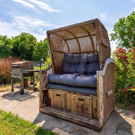 Snug Holiday Home in Divitz Spoldershagen near Skydiving Exterior foto